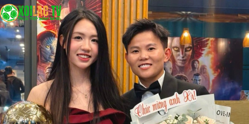 "Hot Girl" Trần Thị Duyên Và Màn "Xin Vía" Quả Bóng Vàng Của Bích Thùy 1 Quả bóng vàng của Bích Thùy